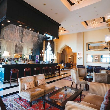 Shangri-La Qaryat Al Beri, Abu Dhabi Hotel Exterior photo Lobby